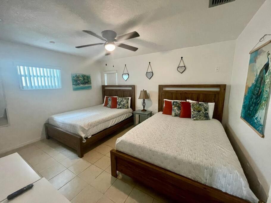 Lakefront Duplex With Pontoon Boat 2 Bedroom *